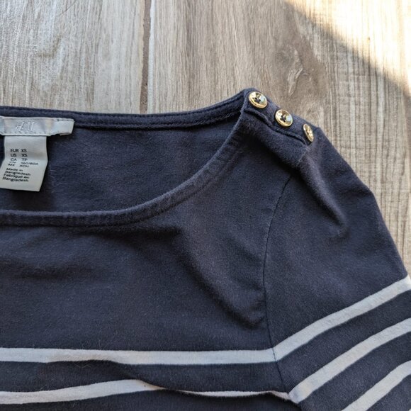 H&M Navy White Striped Long Sleeve Shirt Women’s XS Boatneck Gold Buttons - Picture 4 of 7